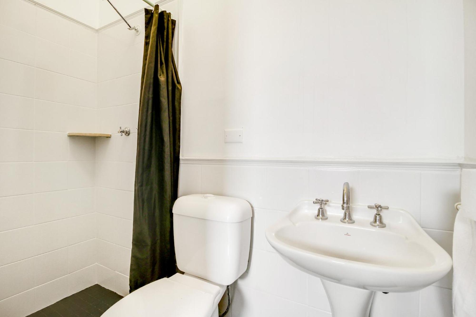 Venus By The Harbour Budget Hotel Сидни Екстериор снимка