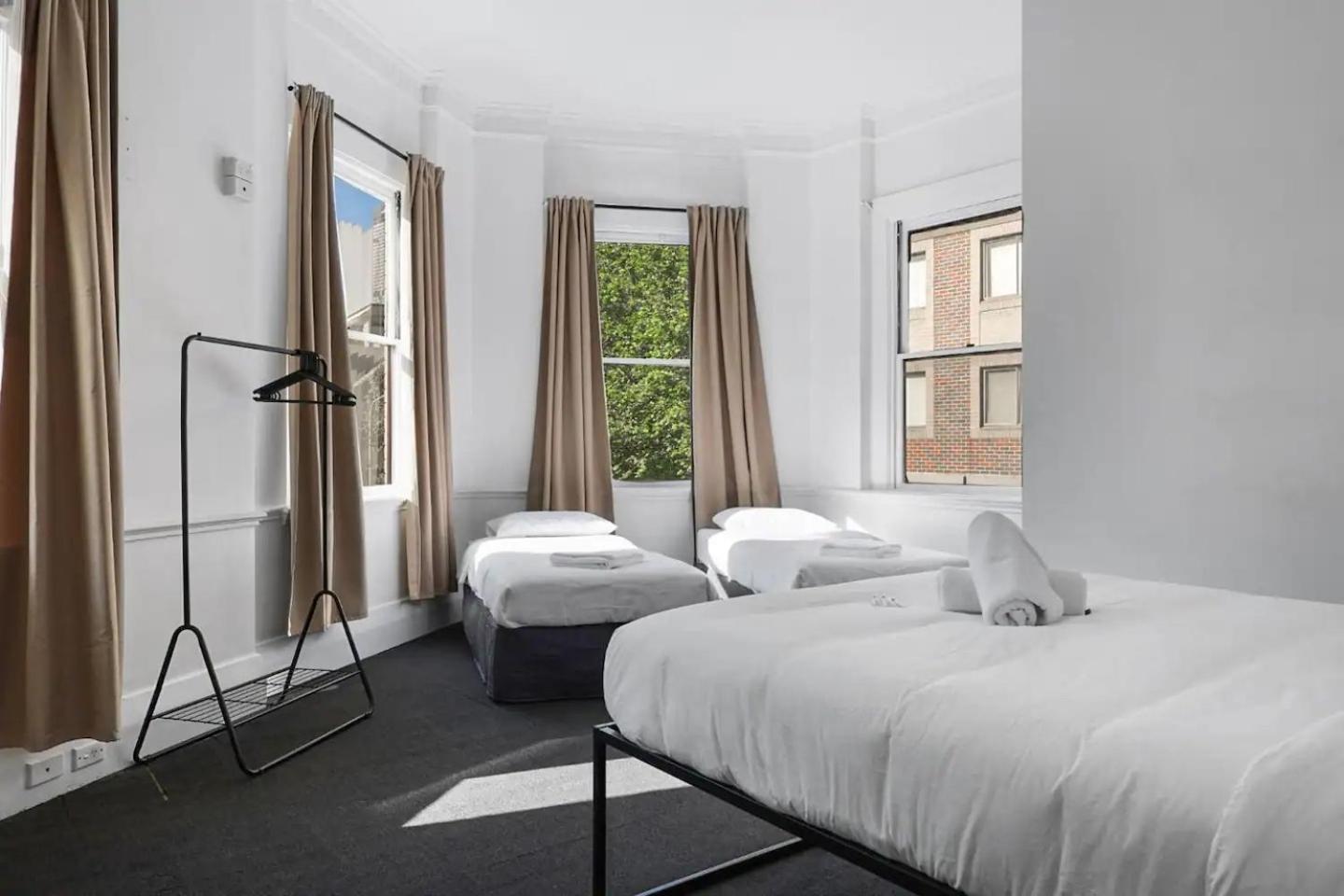 Venus By The Harbour Budget Hotel Сидни Екстериор снимка