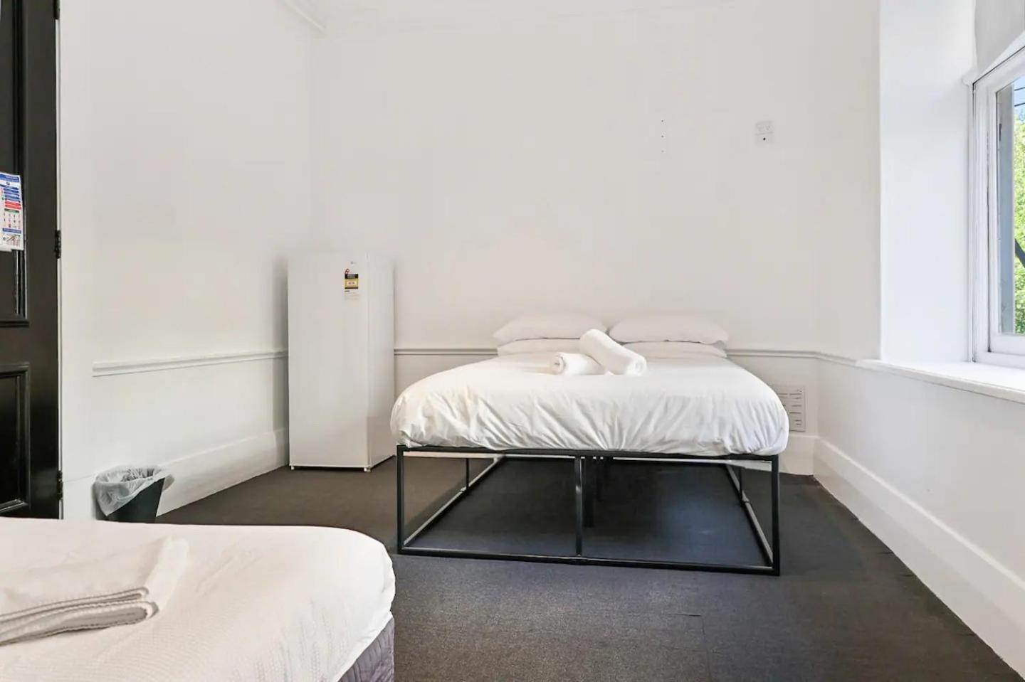 Venus By The Harbour Budget Hotel Сидни Екстериор снимка
