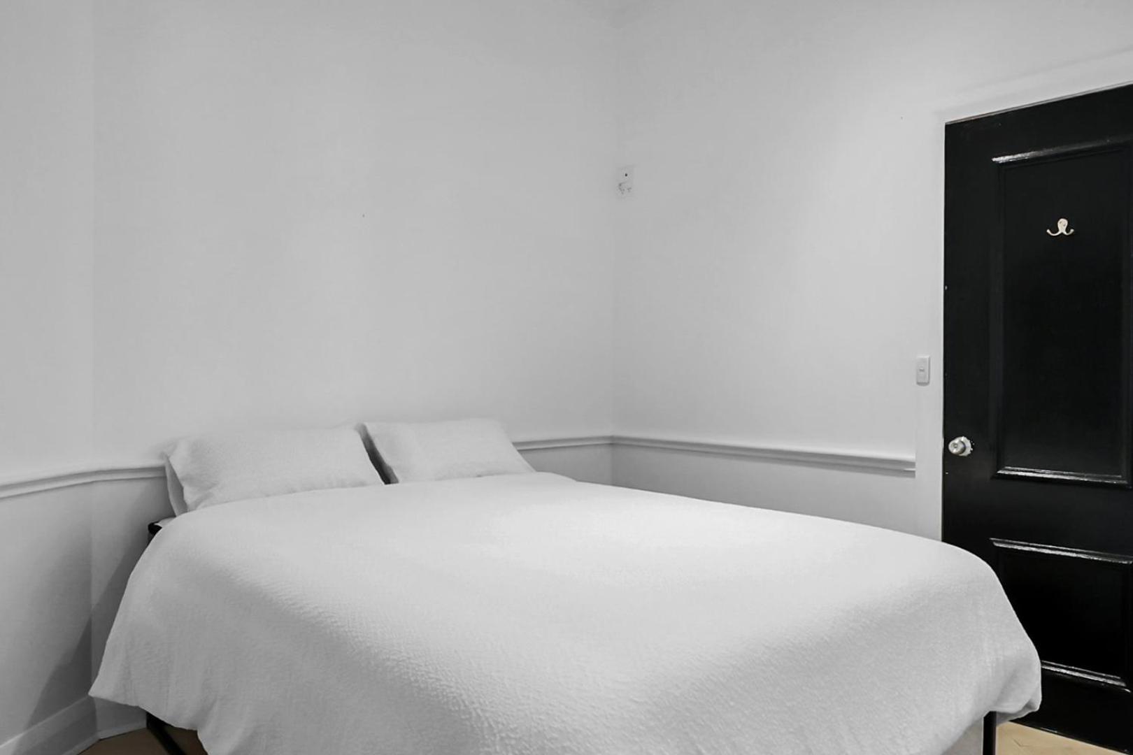 Venus By The Harbour Budget Hotel Сидни Екстериор снимка